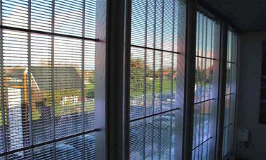 Chiny Wnętrza P3.9-7.8 pełnobarwny przezroczysty ekran LED Smd Skrzywiony