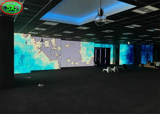 Dobra cena Ultraprzezroczyste, bezpłaszczeniowe wystawione z aluminium ekran RGB P2.5 7500cd/m2 Ekran LED reklamowy wewnętrzny w Internecie