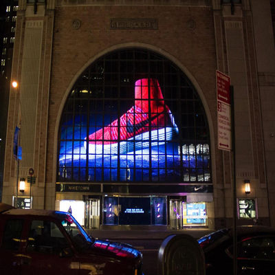 Przezroczysty ekran LED P3.91-P7.82 5000cd/m2 32768 gęstość pikseli