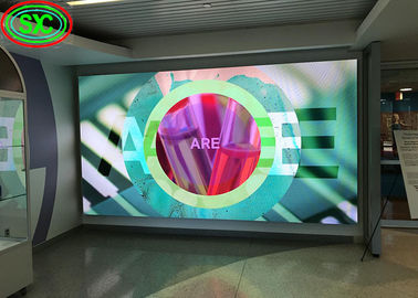 Skrzyżowany wyświetlacz Led Screen Panel okna Slim Advertisement Storefront Media Film Przejrzysty LED Digital Window Display
