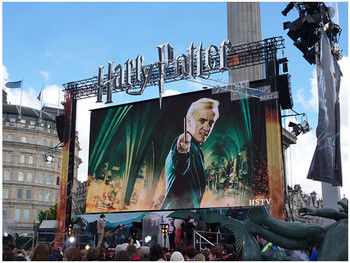 P2.5 Ultracienkie ekrano SMD LED wodoodporne Wynajem LED Video Wall 640*640MM Rozmiar