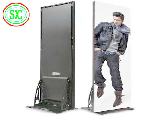 Wnętrza w pełnym kolorze P2.5 wysoka wielkość 2500cd/m2 Podłoga Stojące plakaty LED