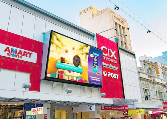 Duży panel reklamowy zewnętrzny 5000cd / m2 Jasność pełnobarwny P10 LED
