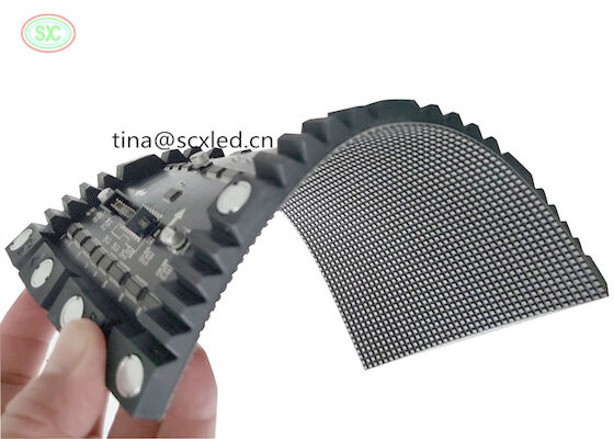 P4 Wykrzywiony ekran wideo LED Flexible LED Display Module Full Color