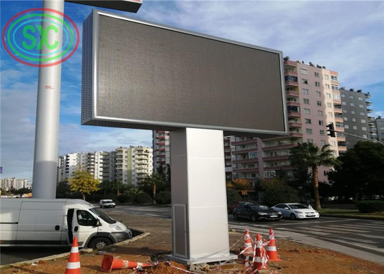 Dobra cena Piękna rama 1R1G1B Pitch 6mm Full Color Led Billboard z kolumną obok drogi w Internecie