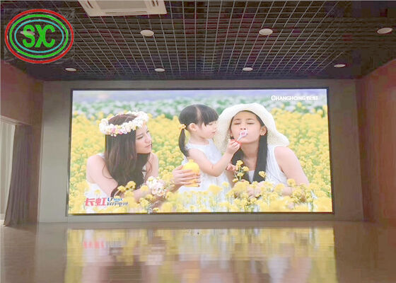 Wynajem w pomieszczeniach 1.9 2.9Mm 2.97 Skrzywiona wystawa handlowa LED Panel ekranu wyświetlania Kosztowo P2.9 2.9 P2 P3.9 Digital Video Wall