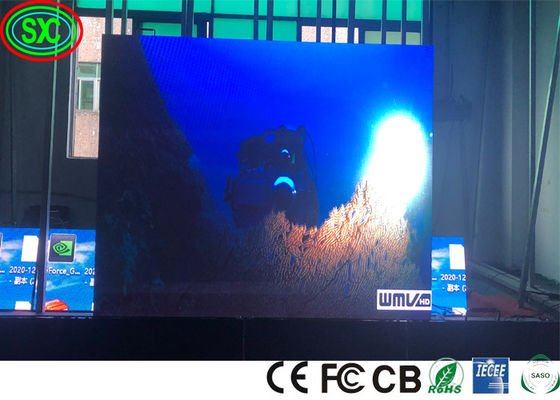 Bezszwedzony ekran IP43 250W/M2 GOB LED P1.9 P2 P2.5 IECEE reklamy LED