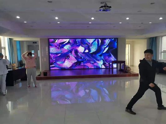 Dobra cena HD SMD P5 do wypożyczenia Wyświetlacz LED kryty o wysokiej jasności do koncertu sportowego na żywo ， Szafa 640x640 ， 2500 w Internecie