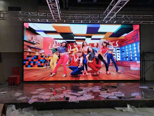 Duży elastyczny wypożyczalny ekran bez wyświetlacza 1/32 Scan HD 1R1G1B P2.5mm LED Screen Board