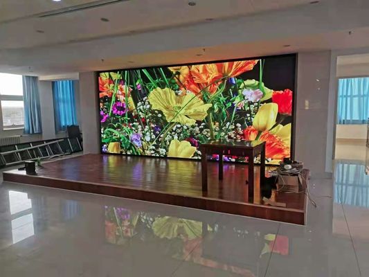 Centrum handlowe Wyświetlacz LED Ekran multimedialny SMD2121 P4 512x512mm LED Wypożyczalnia Panel ścienny LED