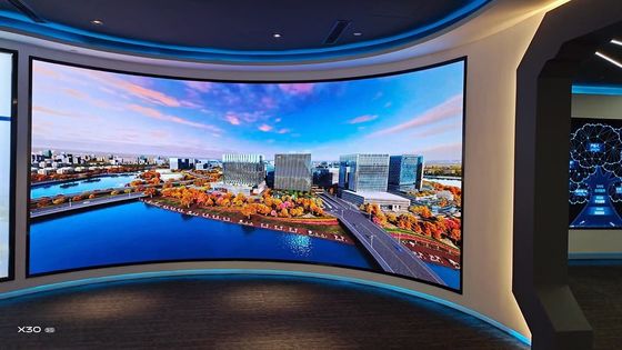 P4 Wykrzywiony ekran wideo LED Flexible LED Display Module Full Color