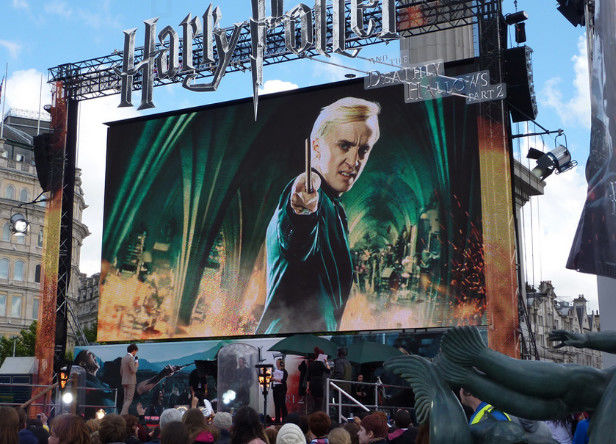 Wynajem zewnętrznego wyświetlacza LED P6, ekran LED, odlew aluminiowy, lekki, P1.5 COB