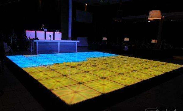 Efekt 3D 10000 pikseli RGB Przenośna podłoga tańca Led Ip34 Poziom ochrony przenośna podłoga tańca Led