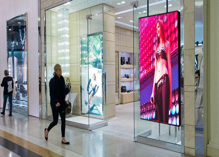 Przednia obsługa W pełni kolorowy LED Digital Signage Signage 10mm Pixel Pitch Iron Cabinet