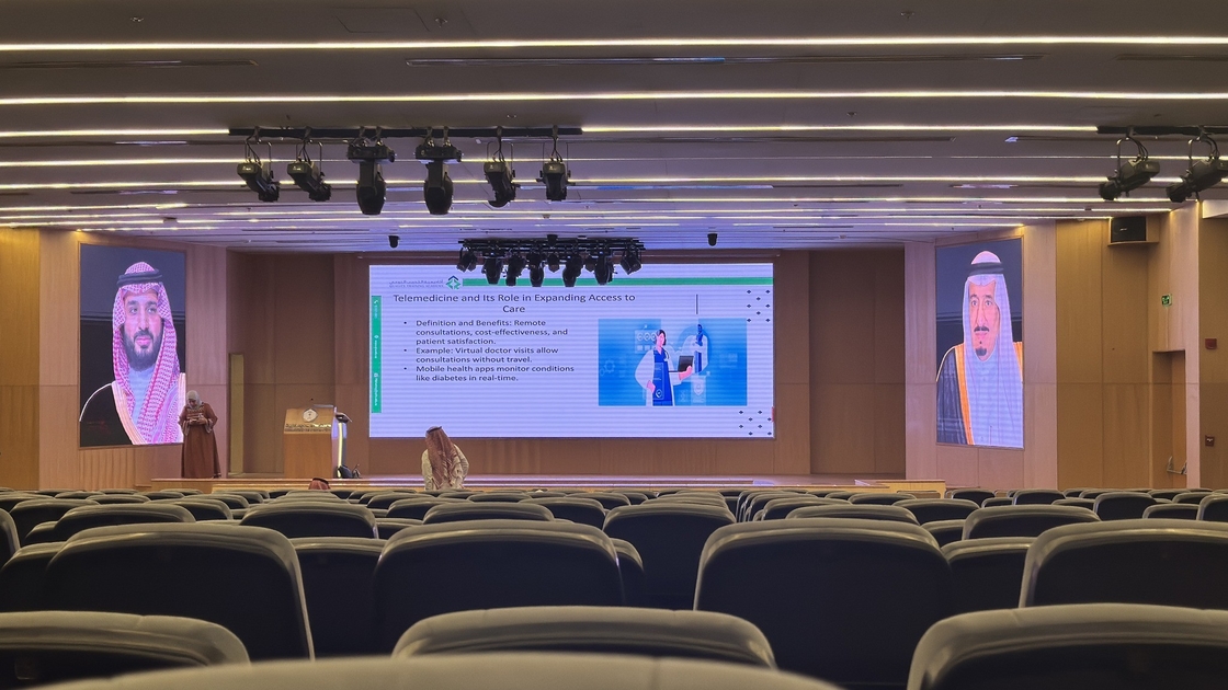HD Wnętrze LED Video Wall Screen P2.6mm Scene Screen Display Panel 500x500mm