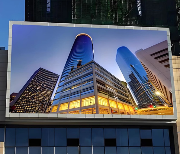 p8 Ekrany reklamowe LED w centrum handlowym