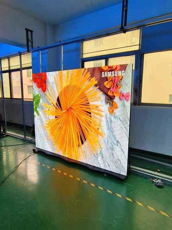 1R1G1B Konfiguracja kolorowa Ekran plakatu LED z aluminiową szafą i rozmiarem modułu 320x160 mm
