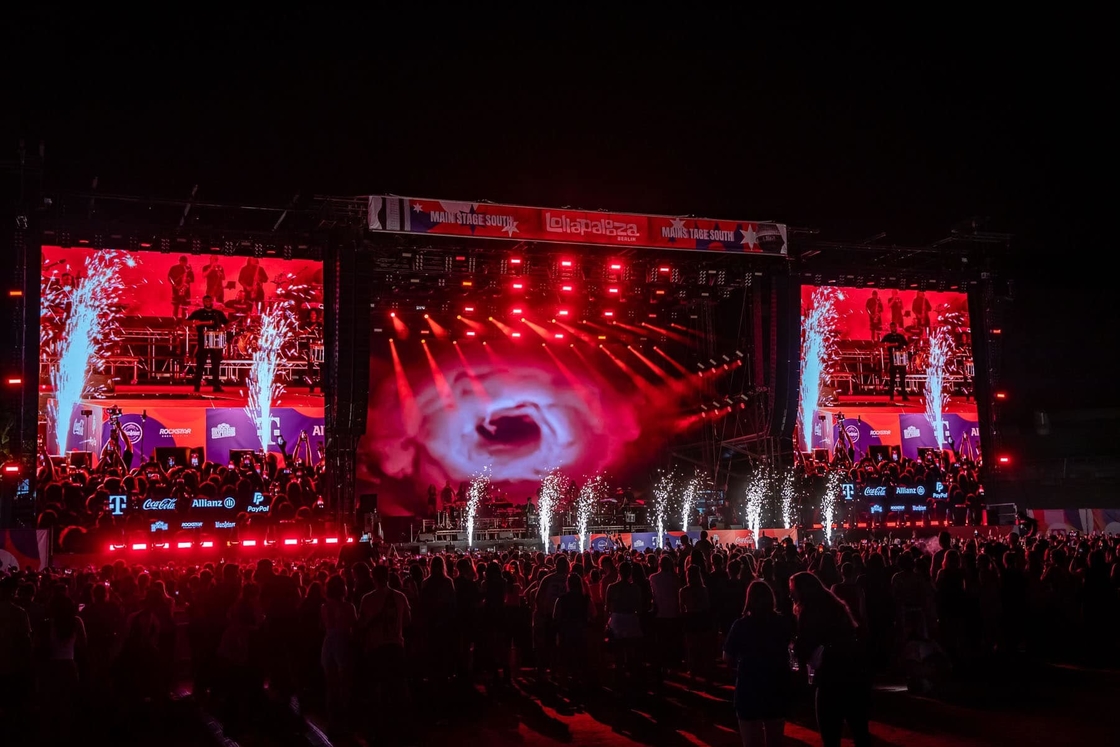 Zwiększ swoje doświadczenie projekcji z projektorem LED RGB -12/50 Temperatura i rozdzielczość wyświetlacza 43222 kropki/m2