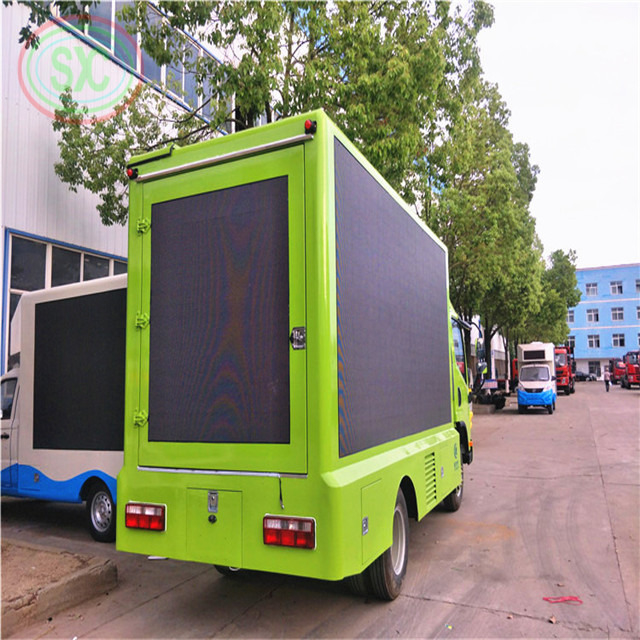 Komputerowe sterowanie synchroniczne Mobilna ciężarówka Ekran LED z szafą żelazną lub aluminiową i napięciem roboczym DC5V