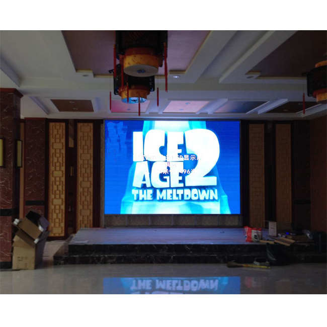 Wysokowydajny, pełnokolorowy wyświetlacz LED P2.5 do reklam z rozdzielczością modułu 64*64 piksele i minimalną odległością oglądania 3m