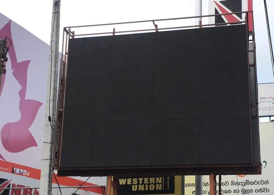 Wodoodporny, stały ekran reklamowy LED do billboardów zewnętrznych 960x960 mm, pełnokolorowy ekran wideo P5