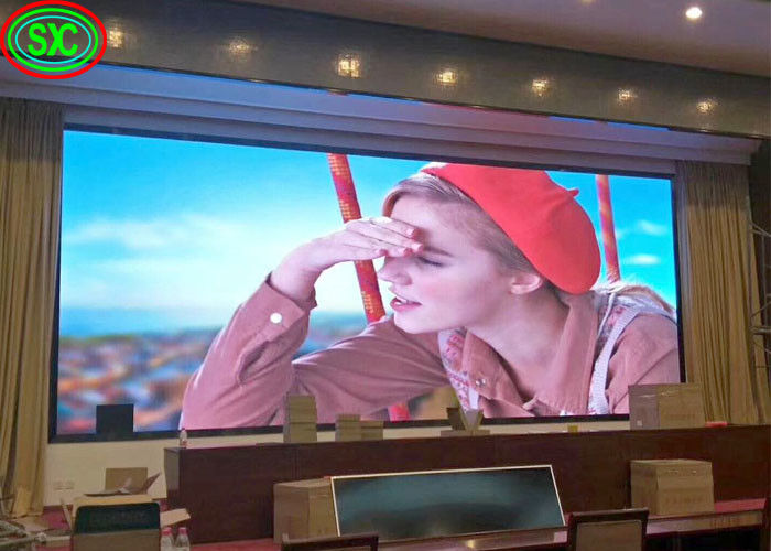 Całokolorowa scena z ekranem LED Koncert Video Wall P2