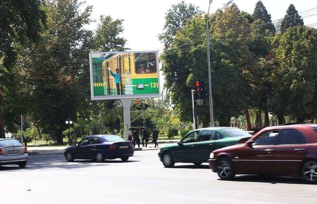 P10 Duży zewnętrzny pełnokolorowy ekran LED do wynajęcia Digital Advertising Panel SMD2727