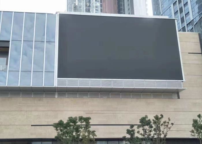 Zewnętrzny pełnokolorowy wysokiej jasności Duży ekran LED P5 640*640mm Stały billboard reklamowy LED