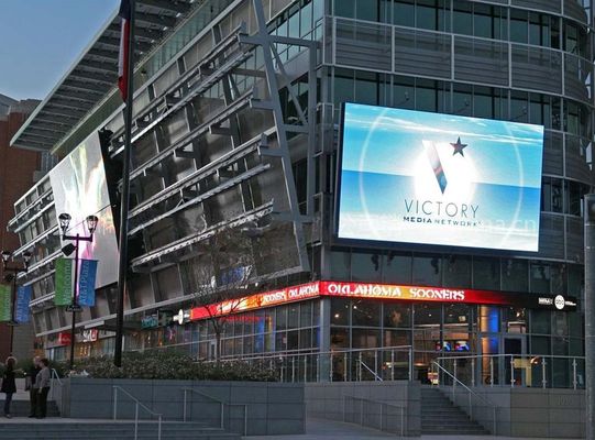 Stojący na zewnątrz dwa bieguny stały wyświetlacz led p10 SMD 3535 1/4 skanowania programowalny znak led