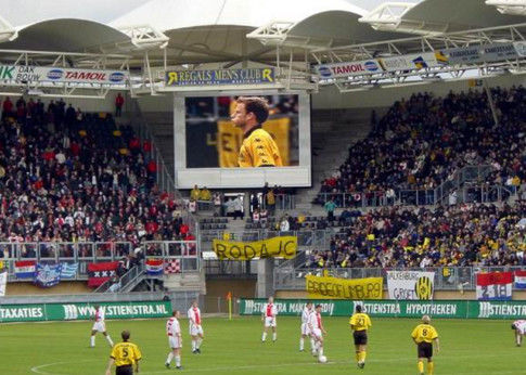 Dobra cena P2.5mm Stadium High Definition LED Screen SMD IP65 Zewnętrzny pełnokolorowy wyświetlacz LED w Internecie