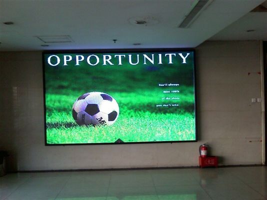 Panel wyświetlacza LED P5 SMD Full Color do użytku wewnętrznego i zewnętrznego, rozstaw pikseli 5 mm, częstotliwość odświeżania 1920 Hz