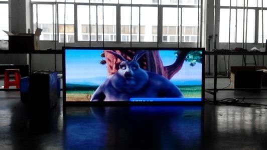 Dobra cena Ekran panelu LED CE Rohs P6 Wewnętrzny wyświetlacz LED Billboard do reklamy miejskiej w Internecie