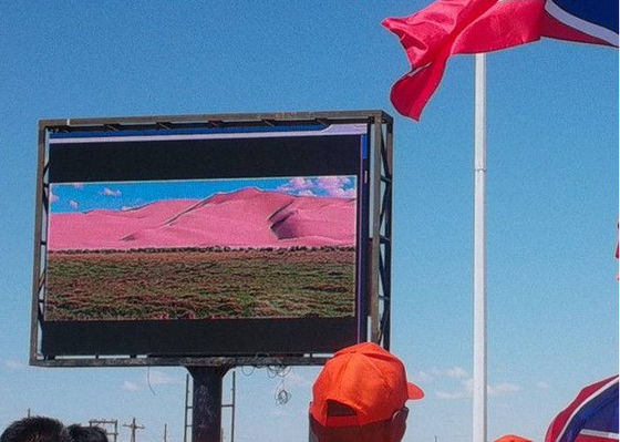 Dobra cena COB P2.5 Wysokiej rozdzielczości pełnokolorowe znaki LED billboardy zewnętrzne / wielokolorowy wyświetlacz LED 320*160 W Internecie