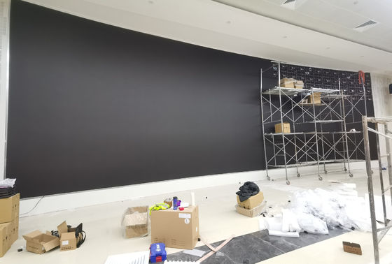 Dobra cena Wnętrze P2.5 640*640mm Reklamy LED Wall Display Front service, jasność 1000 nit w Internecie