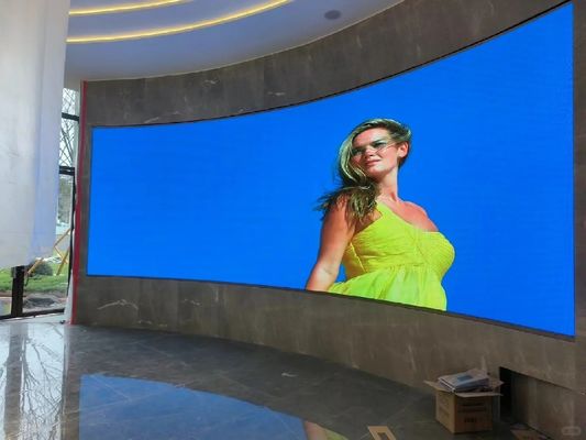 P2 GOB LED Wyświetlacz Pełny Kolor Wewnętrzny HD Ściana Wideo Szafka 640x640mm