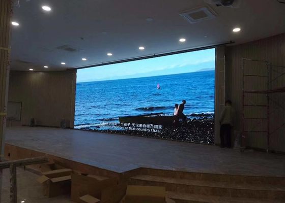 Dobra cena Wysokiej jasności wynajem Moduł miękki P4 Reklama LED Display Video Conference SMD2121 reklama LED ekran w Internecie