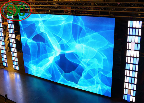 Dobra cena Cyfrowy wyświetlacz LED SMD o wysokiej jasności Smd 3 w 1 ekran wewnętrzny Wiszący wyświetlacz LED P5mm do transmisji na żywo w Internecie