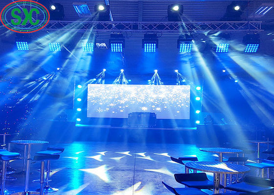 Dobra cena SMD P5 Full Color Outdoor Hanging LED Display z rozmiarem modułu 320mm*160mm i rozmiarem pikseli 5mm w Internecie
