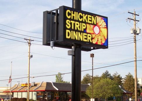 Dobra cena SMD3535 pełnokolorowy wyświetlacz LED reklamowy na zewnątrz IP65 320*160mm 3-5 lat gwarancji w Internecie
