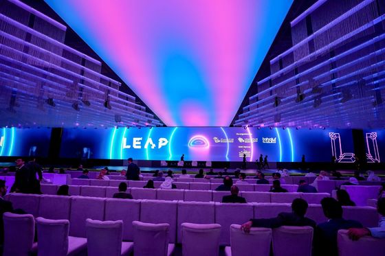 Wypożyczalnia Ekran Żelazny Pudełko/Wypinacz Aluminium IP65 wodoodporny zewnętrzny pełnokolorowy wyświetlacz LED P16 Film Reklama