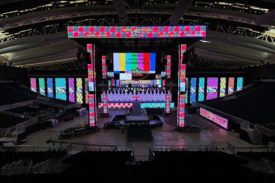 Dobra cena Wyrzutniczy ekran aluminiowy stała instalacja / wynajem dostosowalna sala konferencyjna Ultra HD P2.5 Mały rozmiar wnętrza pełnokolorowy wyświetlacz LED w Internecie