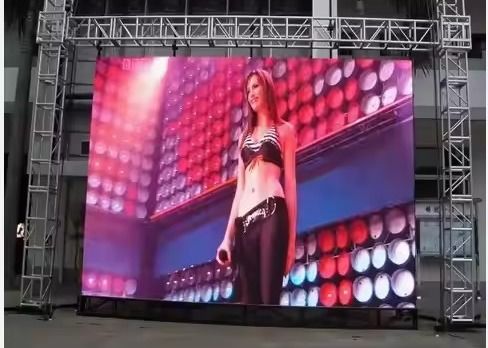 Dobra cena Zewnętrzna temperatura koloru 8000K±500 LED Video Wall CE/ROHS/FCC/ISO2001 Standardowy moduł wydajności 250x250mm w Internecie