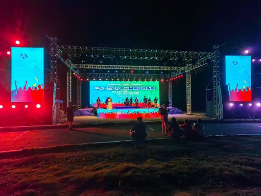 Dobra cena Wspierający ekran LED wypożyczalny w pomieszczeniach Smd, P2 pełnokolorowe znaki LED 3 lata gwarancji w Internecie