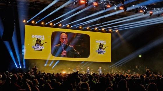 Wyświetlacz LED o drobnym rastrze, standard CE/ROHS/FCC, z obudową z odlewanego aluminium i diodami SMD2121