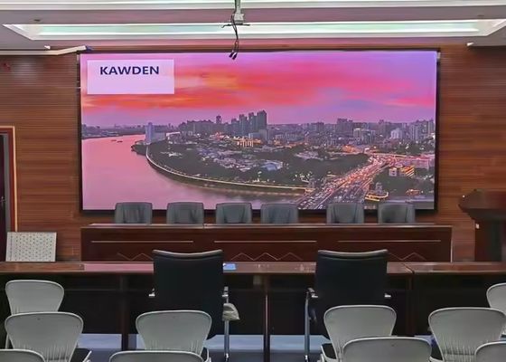 Mocny ekran SMD LED z żywotnością 100 i zużyciem energii maks 600W/m2 Konstrukcja z aluminium