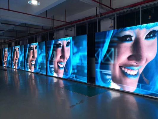 Dobra cena Ekrany reklamowe LED o żywotności 100000 godzin z rozdzielczością wysokiej rozdzielczości i rozmiarem kształtu LED 2mm Smd2727/2525/1921 w Internecie