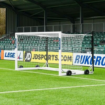 Doświadcz najlepszego ekranu LED ze stadionu z rozdzielczością 10000 pikseli na m2 i częstotliwością klatki 60Hz