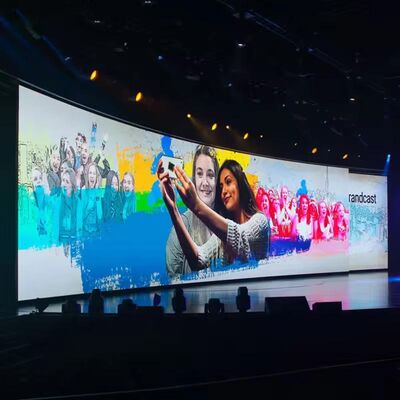 Wewnętrzny wyświetlacz LED P2 z rozstawem pikseli 2 mm, jasnością 1000 cd/m² i gęstością pikseli 250000