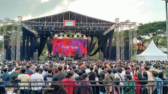 Dobra cena P10 zewnętrzny 960x960mm Stały pełnokolorowy ekran reklamowy wielki HD video LED display z częstotliwością odświeżania 3840hz W Internecie