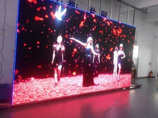 Dobra cena wnętrze p2 640x640mm szafa LED ekran wideo ściana z 3840hz częstotliwością odświeżania i 600 jasności W Internecie